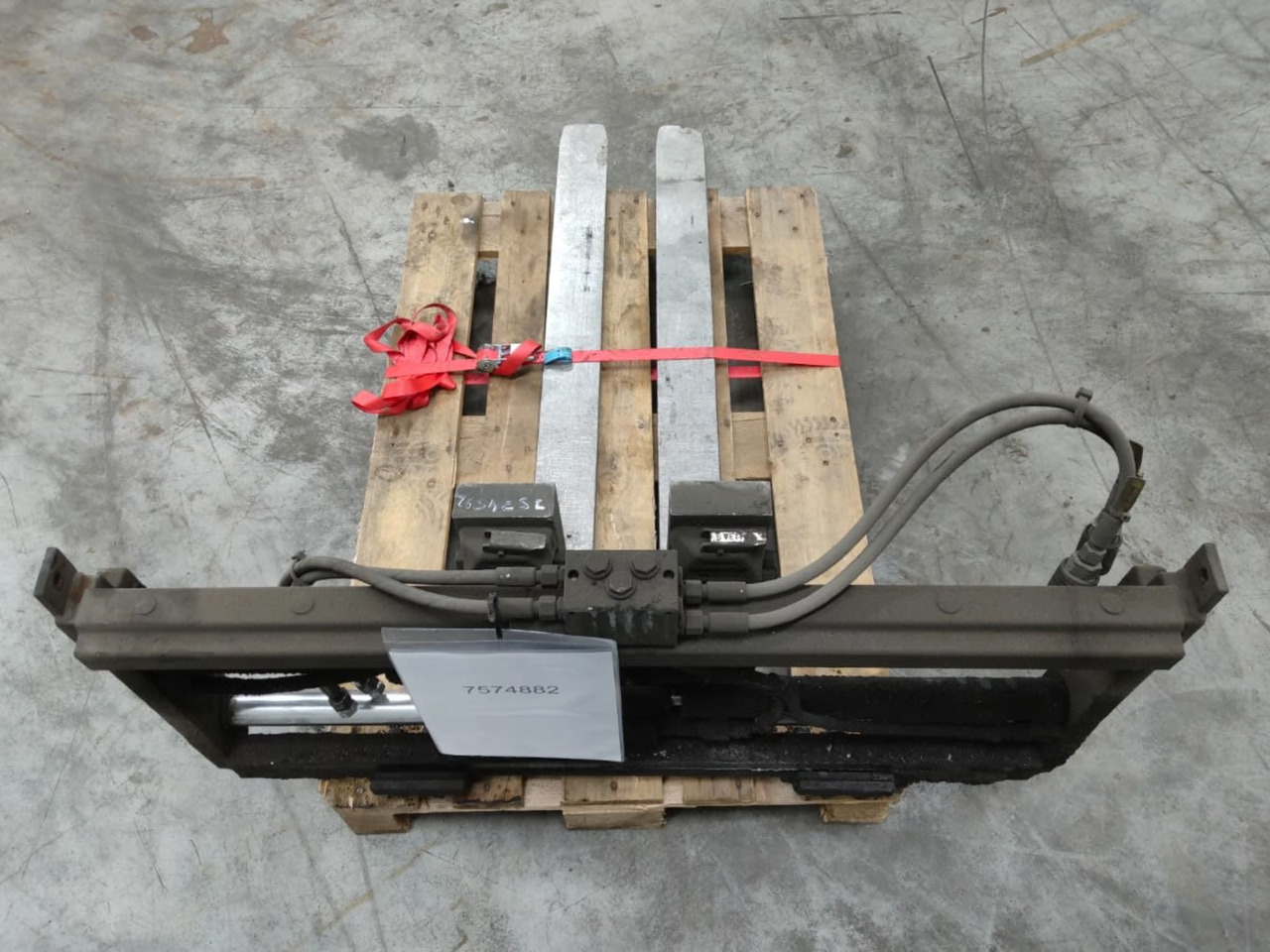 Meyer 6-2504G - Attachment for Material handling equipment: picture 4 Meyer 6-2504G - Attachment for Material handling equipment: picture 4