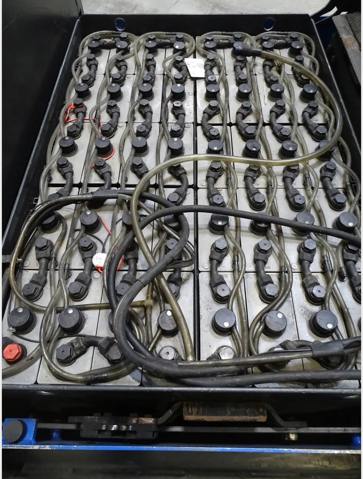 Linde P250 - Tow tractor: picture 4 Linde P250 - Tow tractor: picture 4