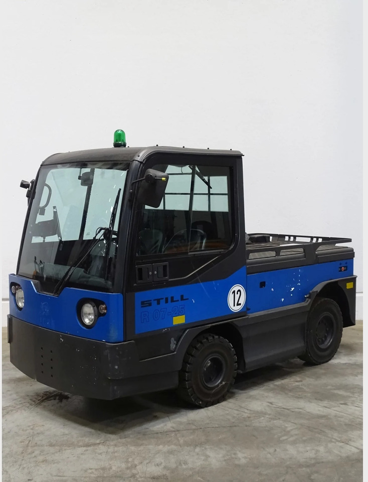 Linde P250 - Tow tractor: picture 1 Linde P250 - Tow tractor: picture 1