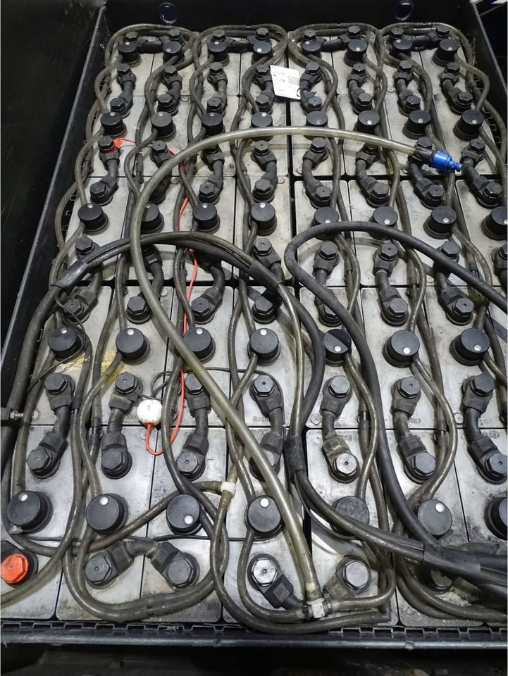 Linde P250 - Tow tractor: picture 4 Linde P250 - Tow tractor: picture 4