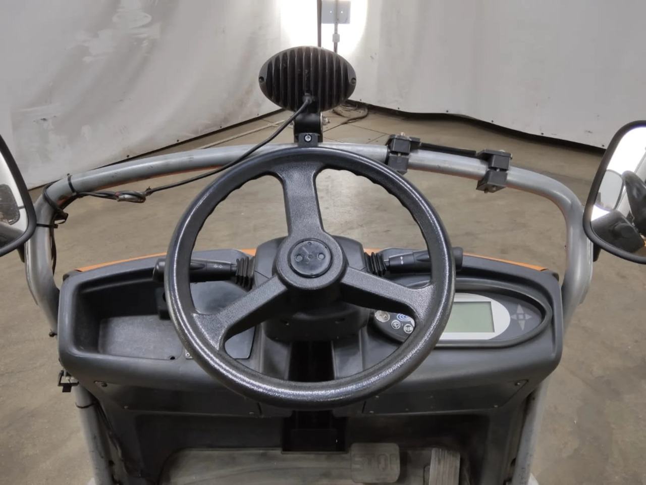 STILL LTX70 - Tow tractor: picture 4 STILL LTX70 - Tow tractor: picture 4