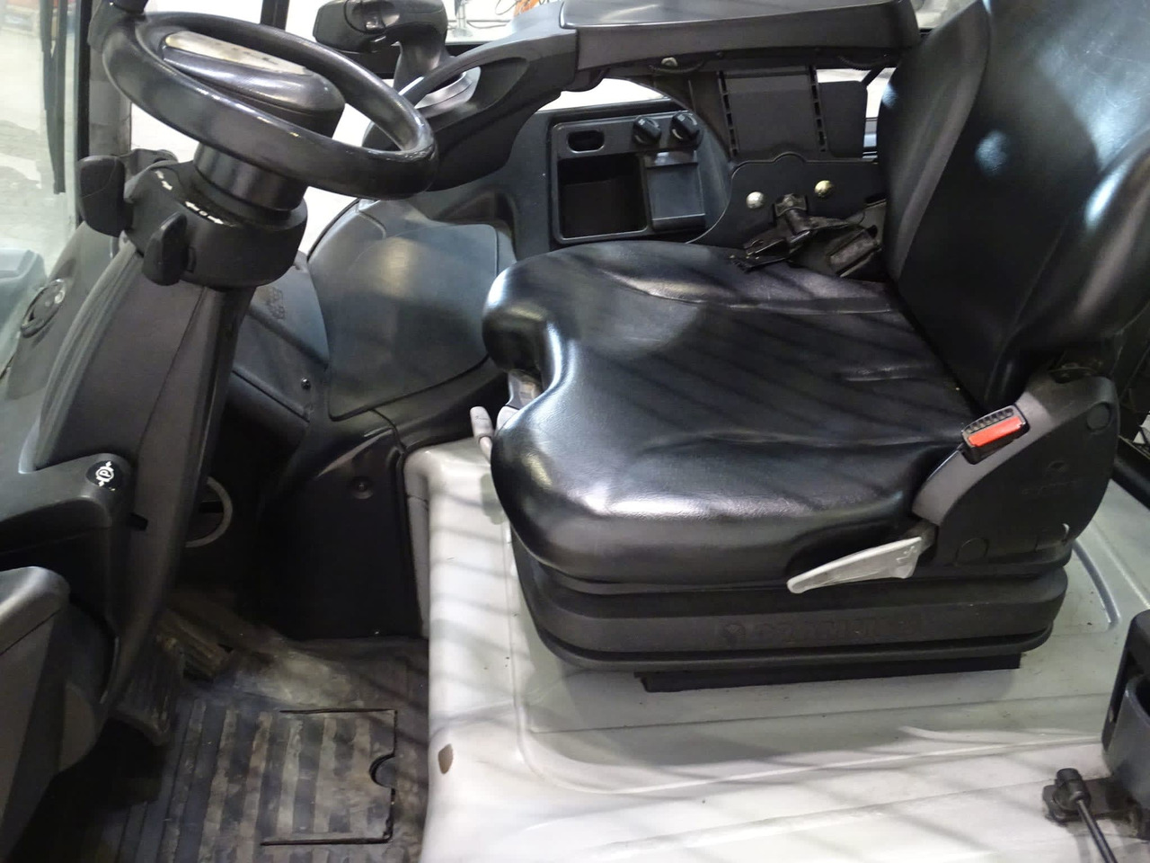 STILL RX60-40 - Electric forklift: picture 4 STILL RX60-40 - Electric forklift: picture 4