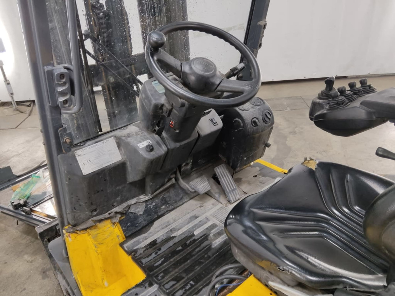Toyota 7FBMF25 - Electric forklift: picture 4 Toyota 7FBMF25 - Electric forklift: picture 4