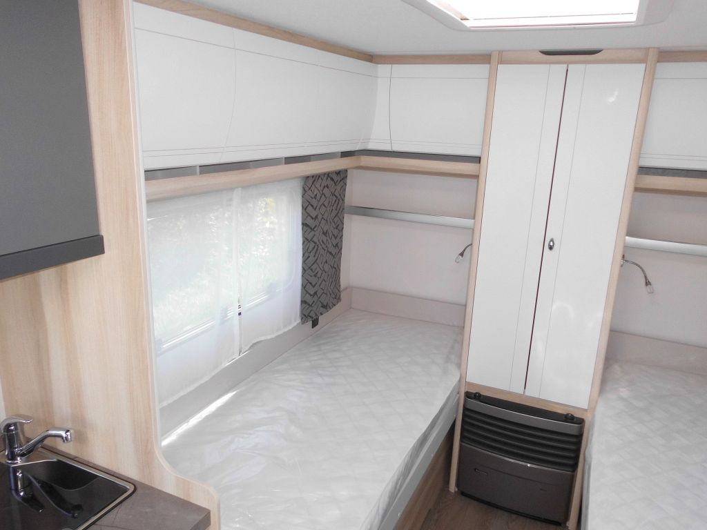 Caravan Hobby De Luxe 460 LU 2025 1500kg.: picture 12