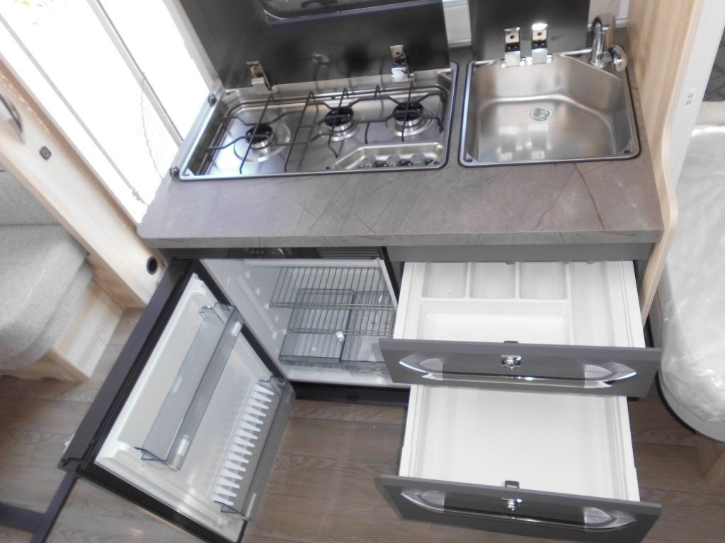 Caravan Hobby De Luxe 460 LU 2025 1500kg.: picture 10