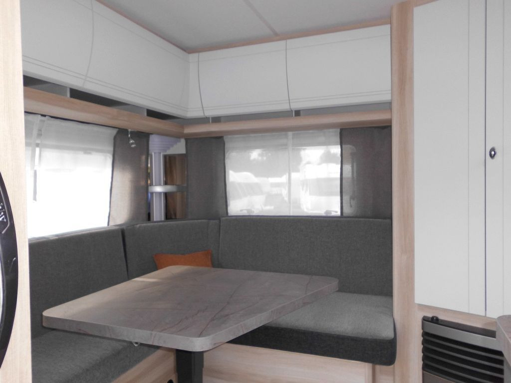 Hobby De Luxe 495 UL 2026 AUTARK 1800kg. Ambiente++ - Caravan: picture 4 Hobby De Luxe 495 UL 2026 AUTARK 1800kg. Ambiente++ - Caravan: picture 4