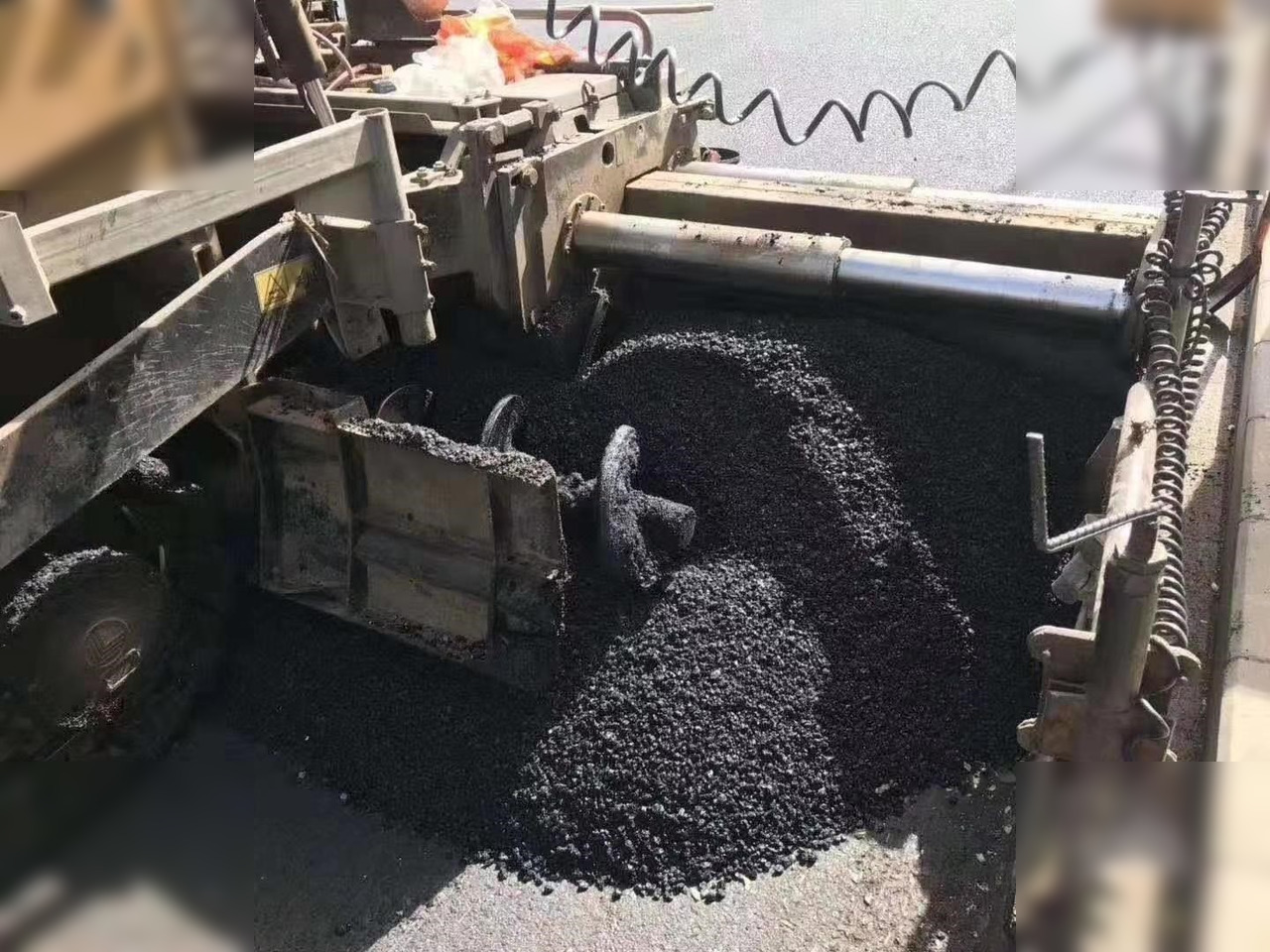 2010 CATERPILLAR AP-755 - Asphalt paver: picture 5 2010 CATERPILLAR AP-755 - Asphalt paver: picture 5