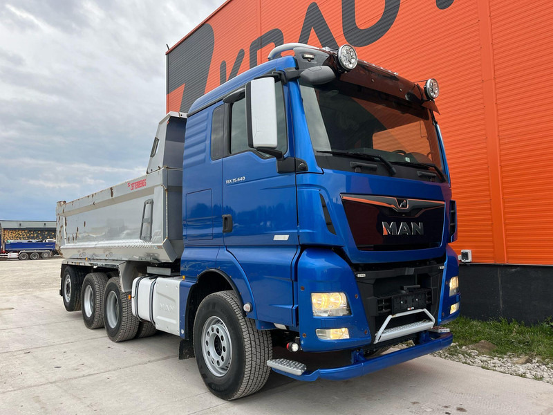 MAN TGX 35.640 8x4*4 INTARDER / BOX L=6010 mm - Tipper: picture 4 MAN TGX 35.640 8x4*4 INTARDER / BOX L=6010 mm - Tipper: picture 4