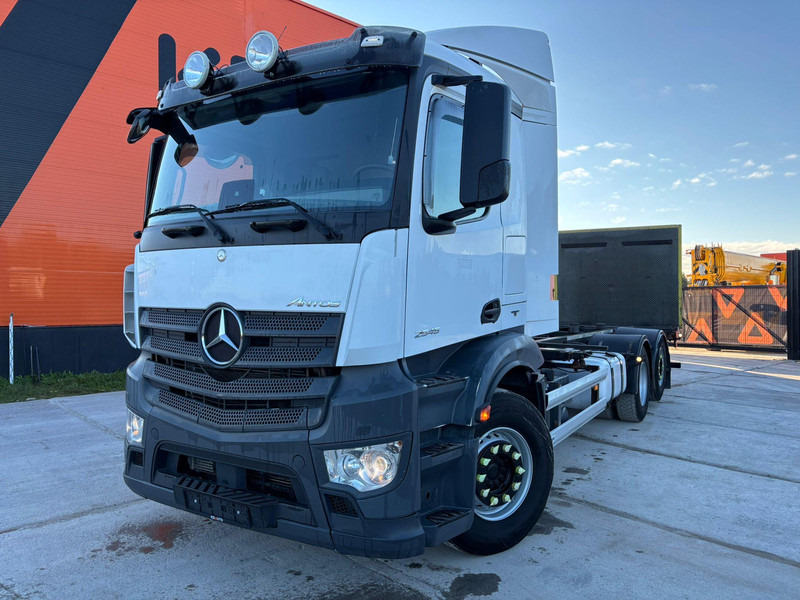 Mercedes-Benz Antos 2545 6x2 RETARDER / CHASSIS L=7812 mm - Container transporter/ Swap body truck: picture 2 Mercedes-Benz Antos 2545 6x2 RETARDER / CHASSIS L=7812 mm - Container transporter/ Swap body truck: picture 2