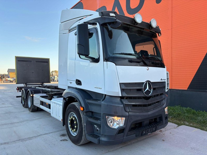 Mercedes-Benz Antos 2545 6x2 RETARDER / CHASSIS L=7812 mm - Cab chassis truck: picture 4 Mercedes-Benz Antos 2545 6x2 RETARDER / CHASSIS L=7812 mm - Cab chassis truck: picture 4