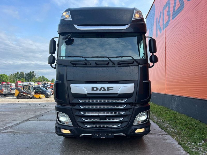 DAF XF 530 6x2 BIG SPACE / ADR / RETARDER / HYDRAULICS / DOUBLE BOGIE - Tractor unit: picture 2 DAF XF 530 6x2 BIG SPACE / ADR / RETARDER / HYDRAULICS / DOUBLE BOGIE - Tractor unit: picture 2
