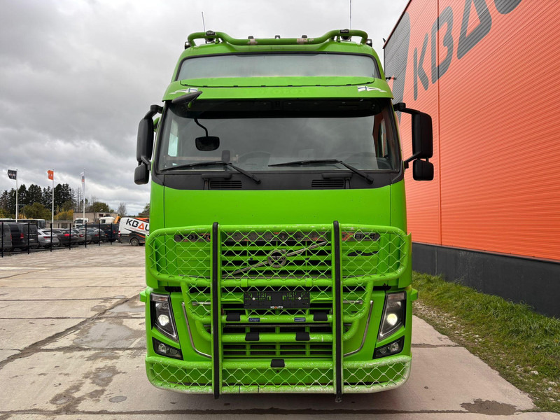 Volvo FH 16 600 6x2 GLOBE XXL ! / HYDRAULICS / RETARDER / DOUBLE BOGIE - Tractor unit: picture 3 Volvo FH 16 600 6x2 GLOBE XXL ! / HYDRAULICS / RETARDER / DOUBLE BOGIE - Tractor unit: picture 3