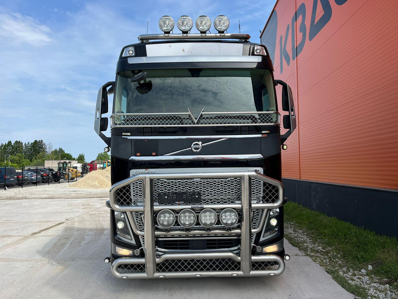 Volvo FH 16 750 6x4 GCW 76 ton / TANDEM AXLE LIFT - Tractor unit: picture 2 Volvo FH 16 750 6x4 GCW 76 ton / TANDEM AXLE LIFT - Tractor unit: picture 2