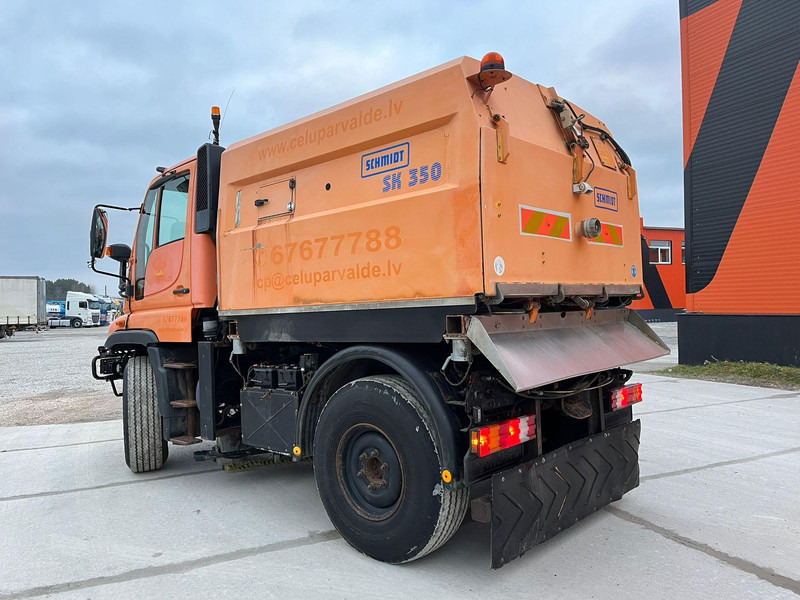 Road sweeper Unimog U 300 4x4 TRILETY SK / 6918 hours: picture 8