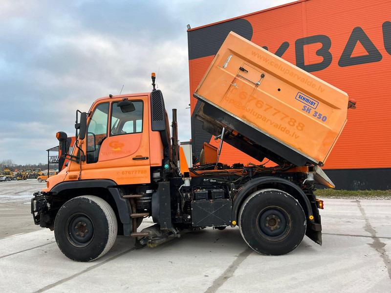Road sweeper Unimog U 300 4x4 TRILETY SK / 6918 hours: picture 9
