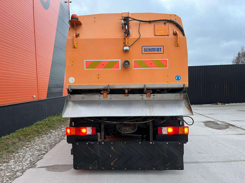 Road sweeper Unimog U 300 4x4 TRILETY SK / 6918 hours: picture 7