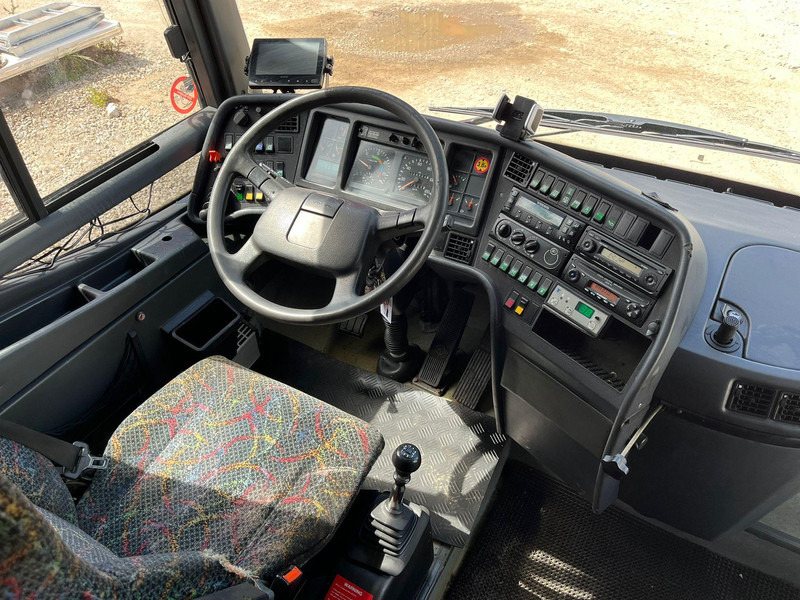 Suburban bus Volvo B12M 4x2 14 SEATS / AC / AUXILIARY HEATING / WC / KITCHEN: picture 14