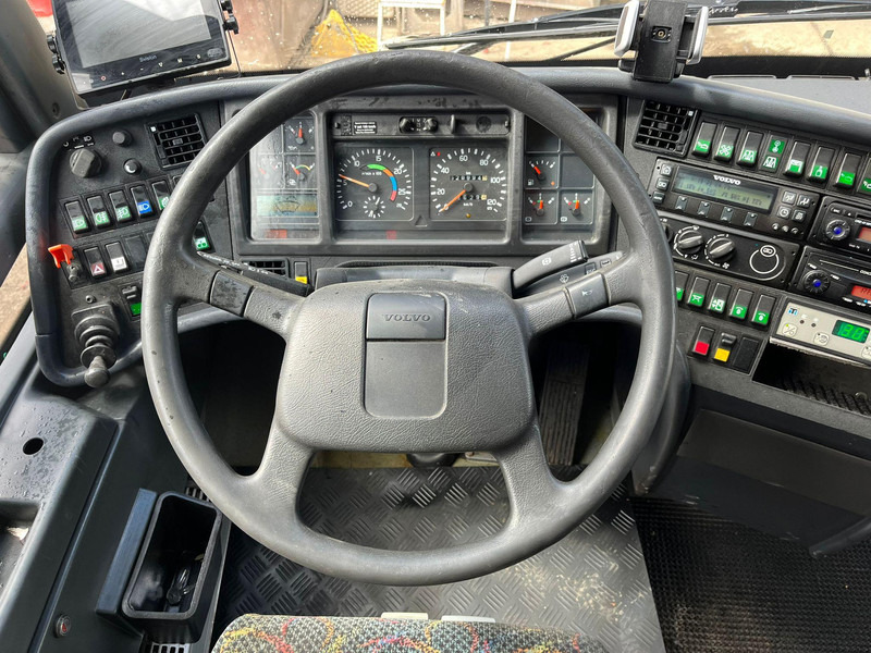 Suburban bus Volvo B12M 4x2 14 SEATS / AC / AUXILIARY HEATING / WC / KITCHEN: picture 15