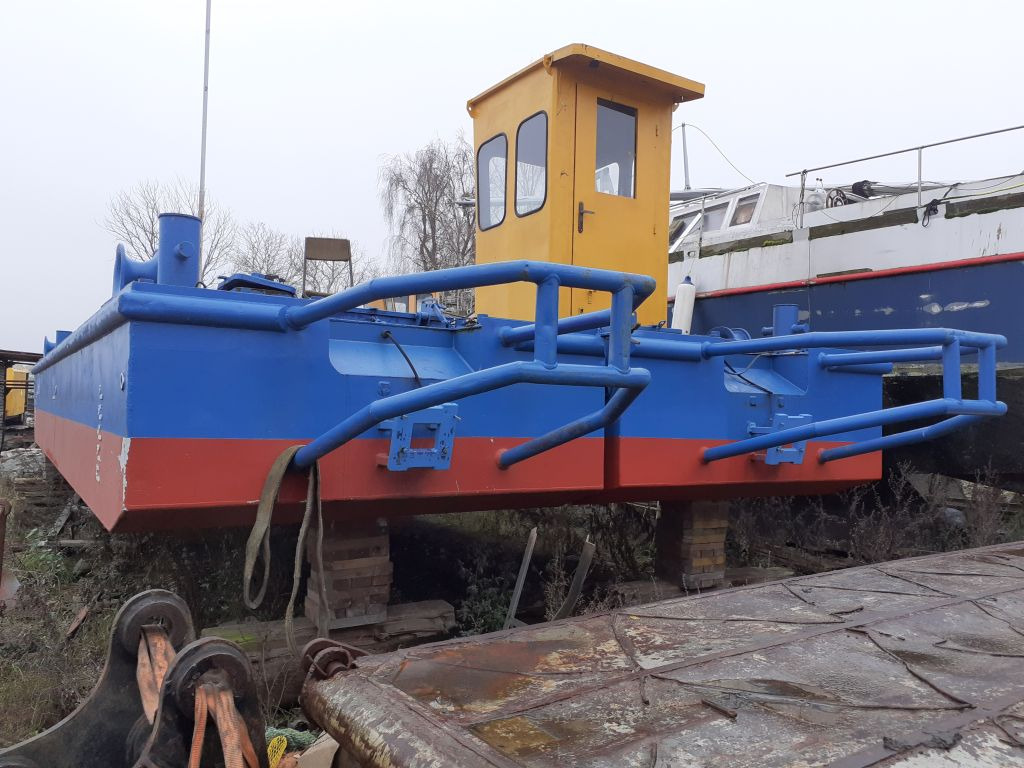 Łódź robocza / pchacz na wody śródlądowe i porty morskie - Amphibious excavator: picture 4 Łódź robocza / pchacz na wody śródlądowe i porty morskie - Amphibious excavator: picture 4