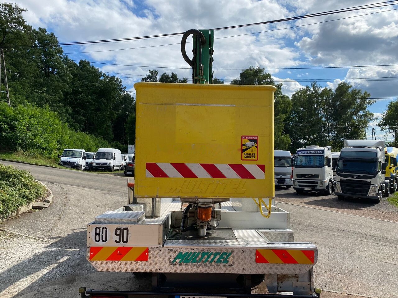 Renault Midlum Dci 220 - Truck mounted aerial platform: picture 4 Renault Midlum Dci 220 - Truck mounted aerial platform: picture 4