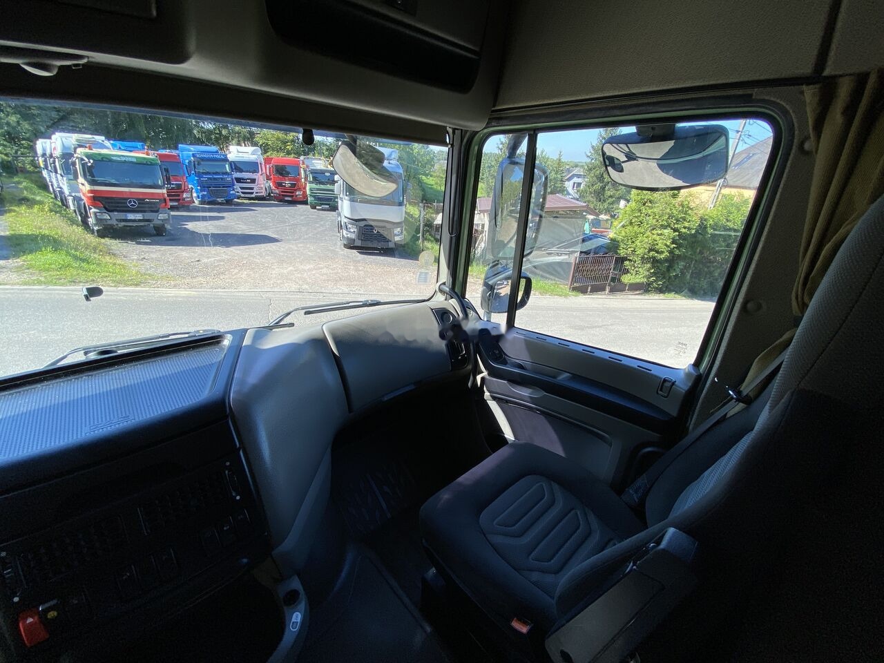 Tractor unit DAF XF 105 460: picture 14