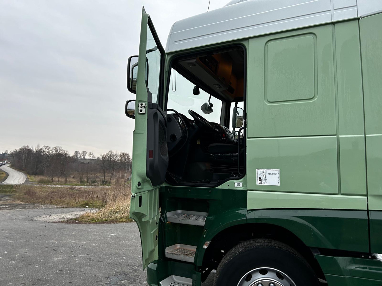 Tractor unit DAF XF 106 510: picture 15