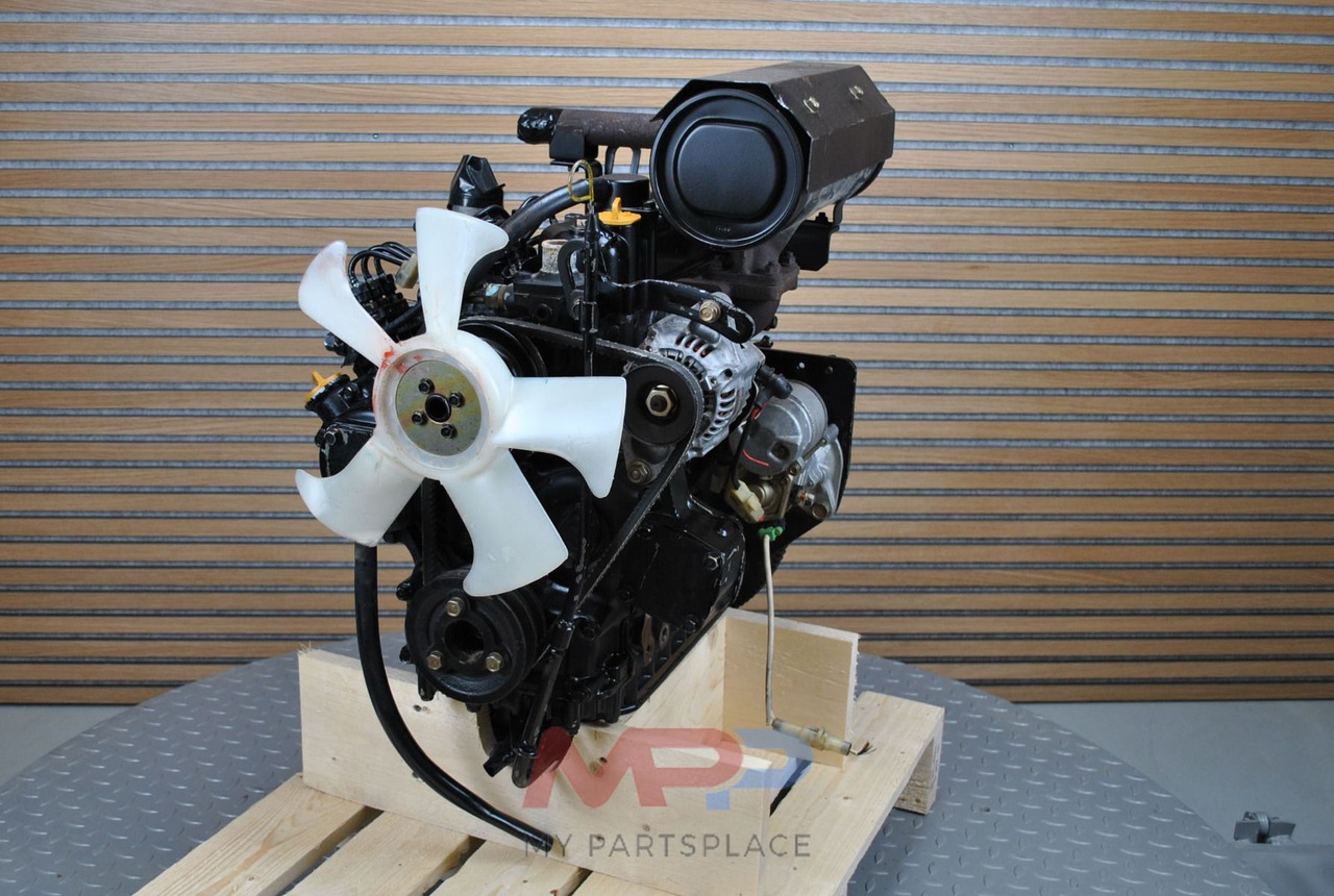 Komatsu 3D82A - Engine: picture 1 Komatsu 3D82A - Engine: picture 1