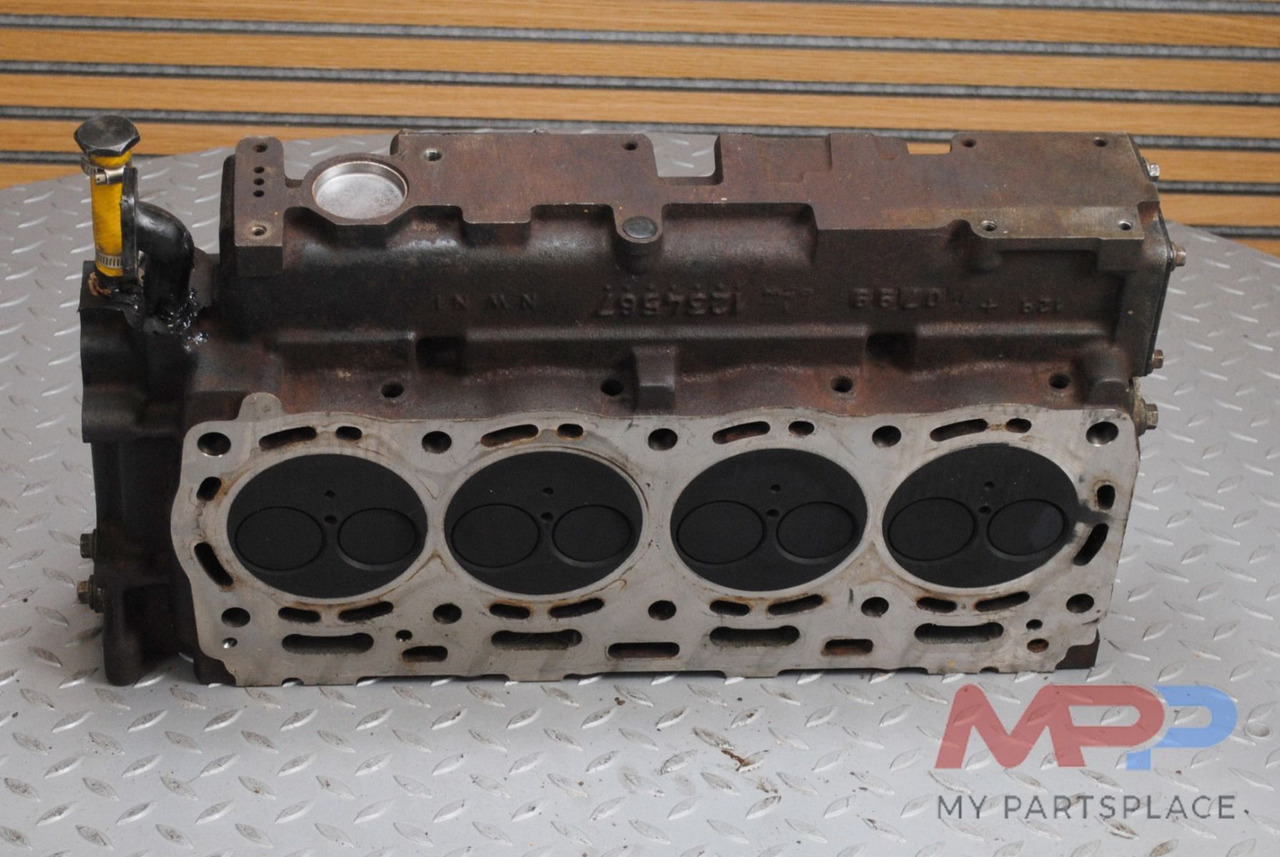 Perkins Cilinderkop Perkins 1104 - Cylinder head: picture 2 Perkins Cilinderkop Perkins 1104 - Cylinder head: picture 2
