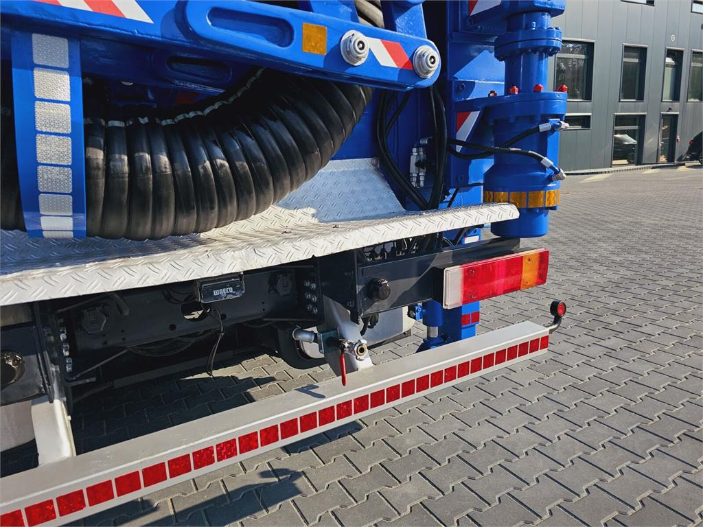 Vacuum truck Iveco Saugbagger vacuum cleaner excavator sucking loos: picture 16