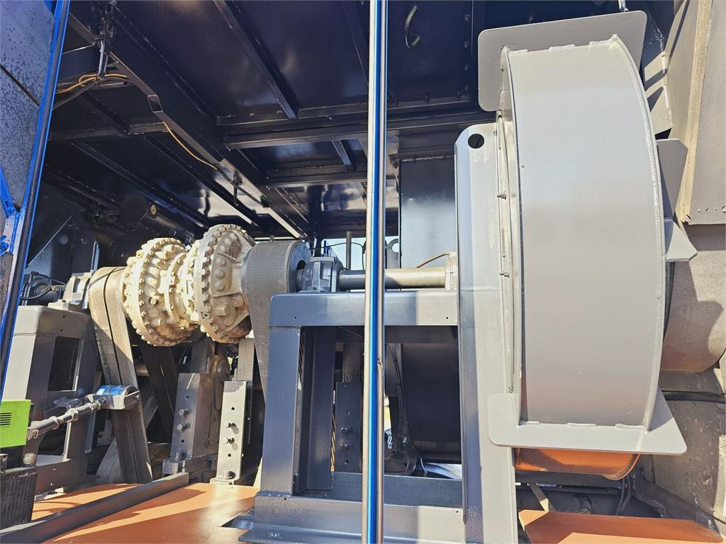 Vacuum truck Iveco Saugbagger vacuum cleaner excavator sucking loos: picture 23