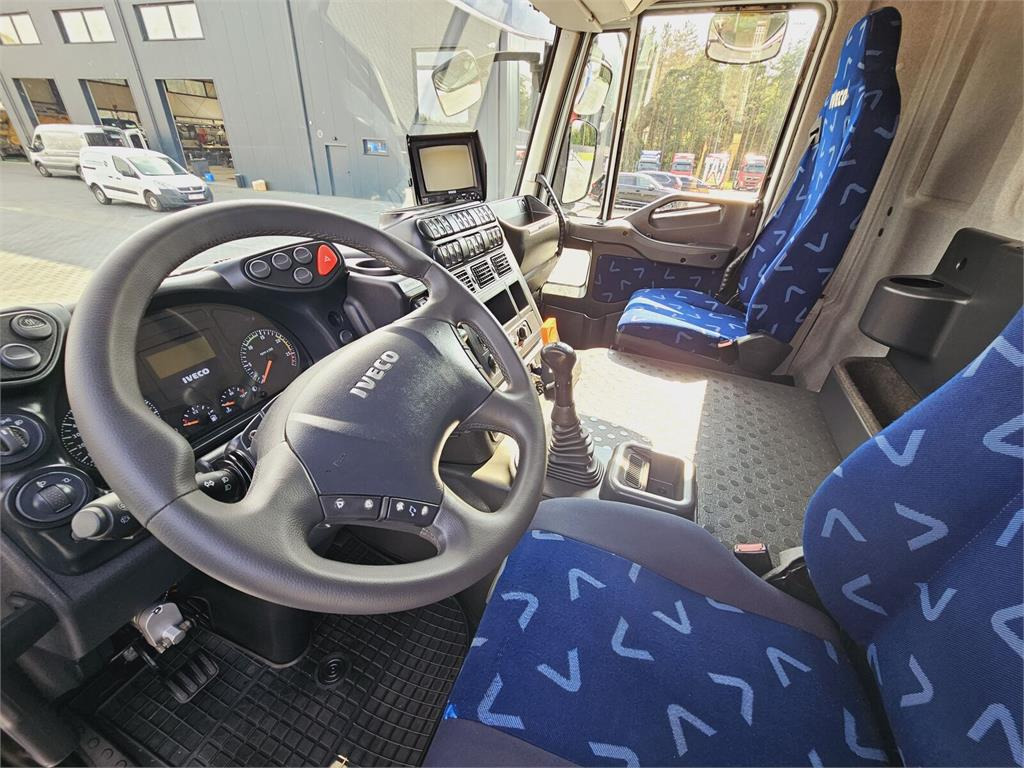 Vacuum truck Iveco Saugbagger vacuum cleaner excavator sucking loos: picture 34