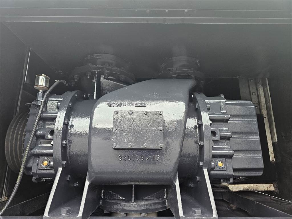 Vacuum truck Scania Disab Centurion P210/8 Vacuum suction loader: picture 19