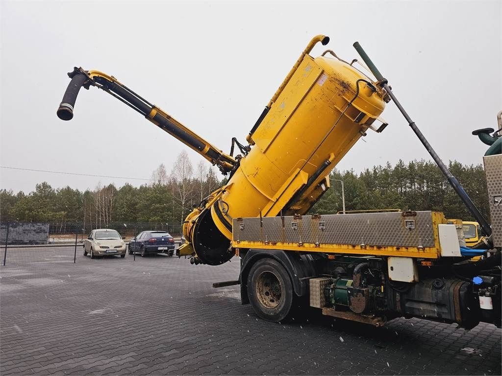 Volvo FULLER TANKERS 2008 WUKO for collecting liquid was  on lease Volvo FULLER TANKERS 2008 WUKO for collecting liquid was: picture 28