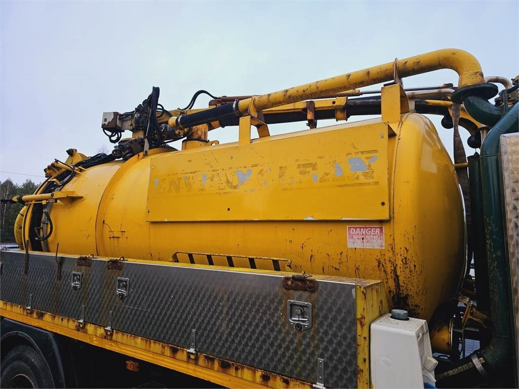 Volvo FULLER TANKERS 2008 WUKO for collecting liquid was  on lease Volvo FULLER TANKERS 2008 WUKO for collecting liquid was: picture 19