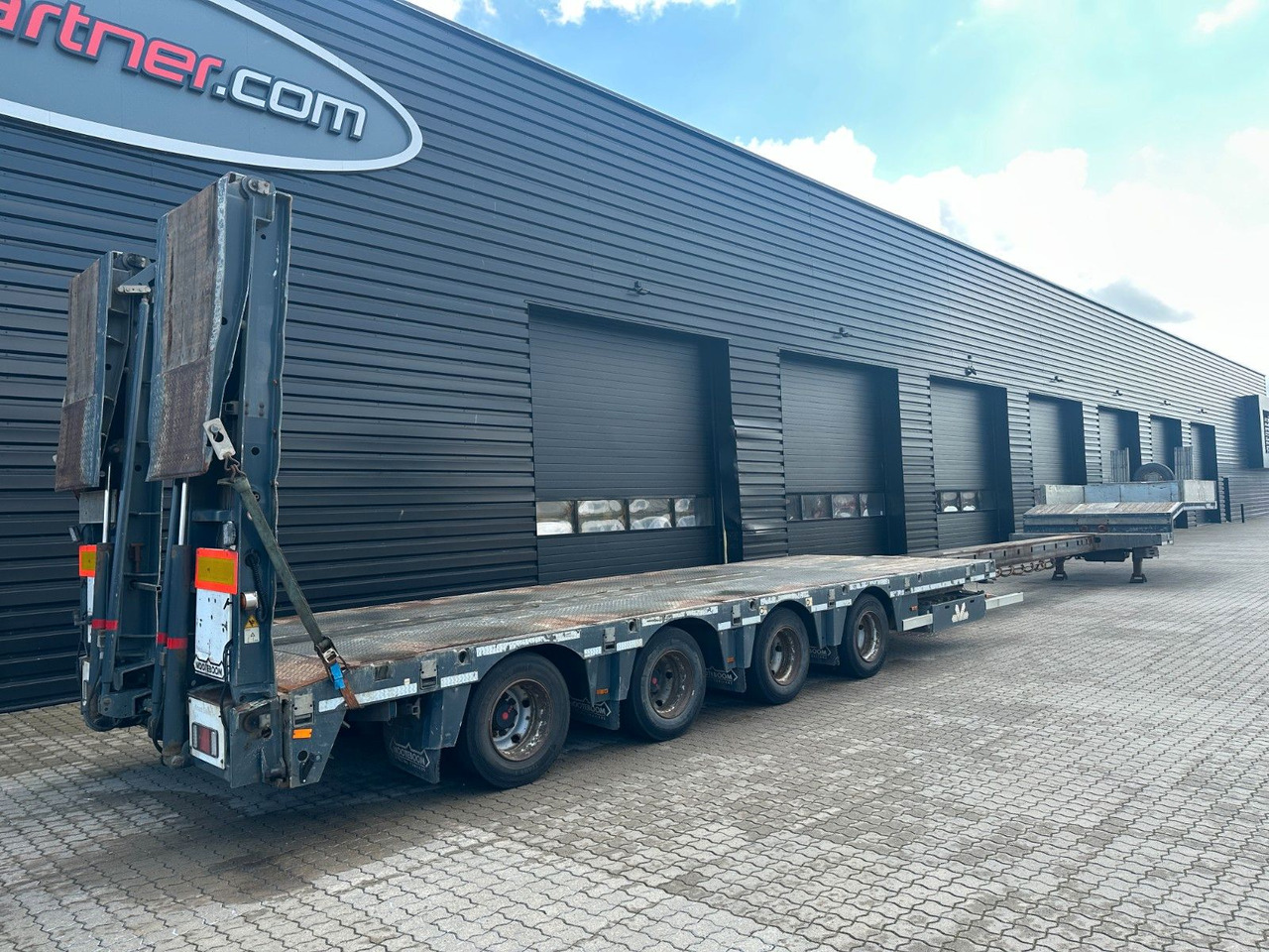 Low loader semi-trailer Nooteboom 4 achs Tieflader / Rampen / Ausziehbar: picture 11 Low loader semi-trailer Nooteboom 4 achs Tieflader / Rampen / Ausziehbar: picture 11