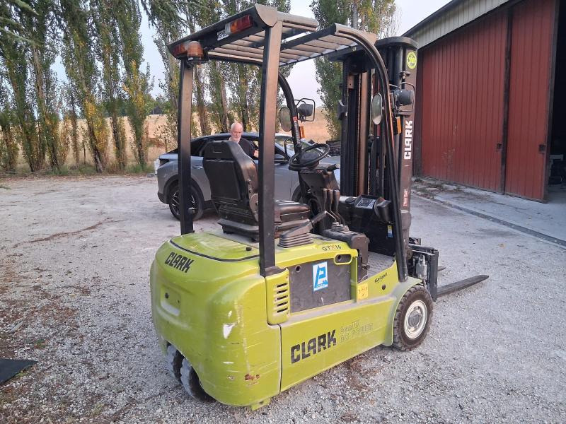 Clark GTX16 - Electric forklift: picture 3 Clark GTX16 - Electric forklift: picture 3