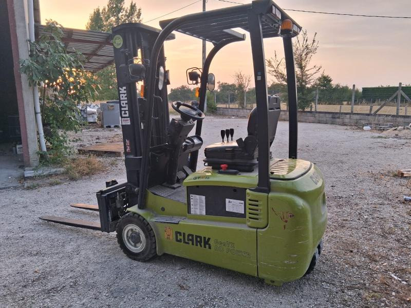 Clark GTX16 - Electric forklift: picture 2 Clark GTX16 - Electric forklift: picture 2
