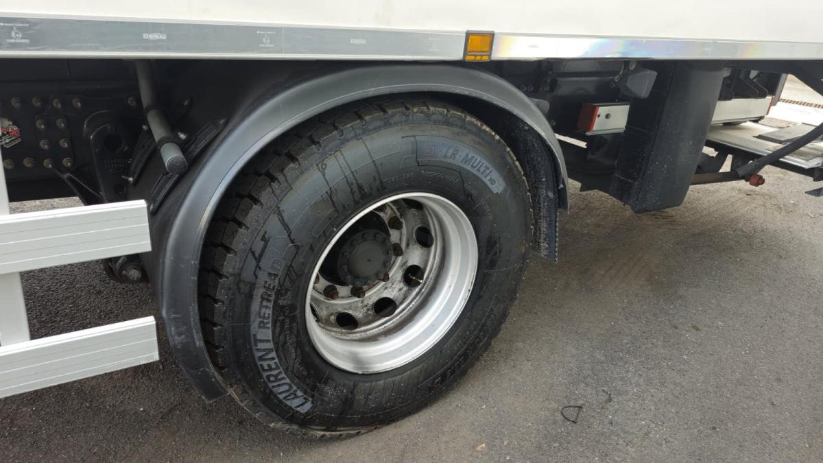 Renault D WIDE - Refrigerator truck: picture 3 Renault D WIDE - Refrigerator truck: picture 3