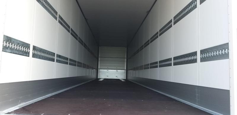 Closed box semi-trailer Schmitz Cargobull SKO 24 (Location / Rent): picture 7