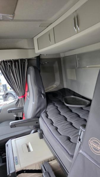 Tractor unit Volvo FH 500: picture 19