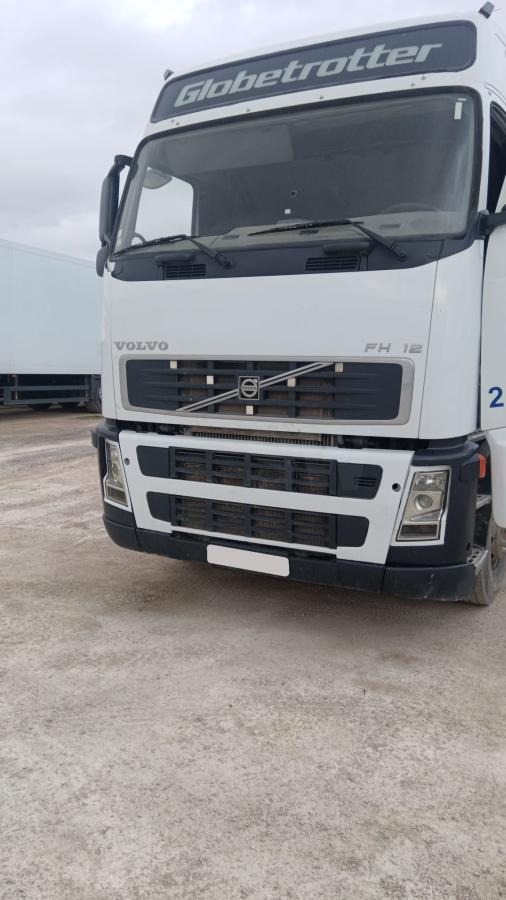 Volvo FH12 430 - Tractor unit: picture 2 Volvo FH12 430 - Tractor unit: picture 2