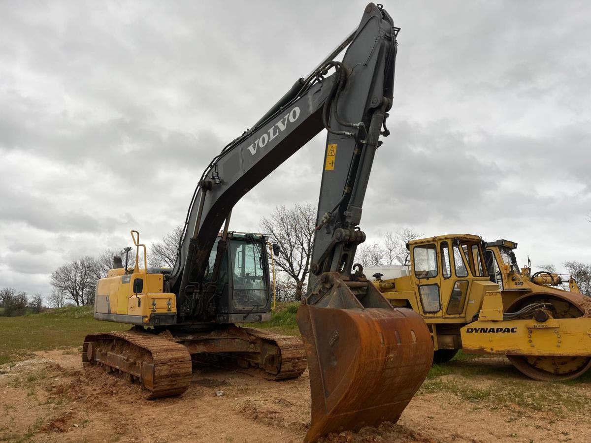 Volvo EC220DL - Crawler excavator: picture 1 Volvo EC220DL - Crawler excavator: picture 1