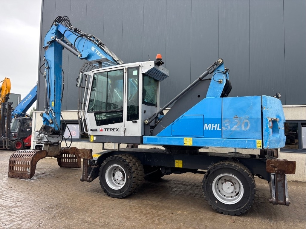 Fuchs MHL 320 D - Waste/ Industry handler: picture 4 Fuchs MHL 320 D - Waste/ Industry handler: picture 4