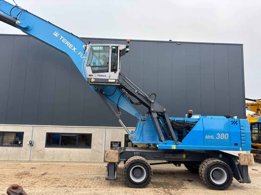 Fuchs MHL 380 -- only 6650 real working hours - Waste/ Industry handler: picture 3 Fuchs MHL 380 -- only 6650 real working hours - Waste/ Industry handler: picture 3