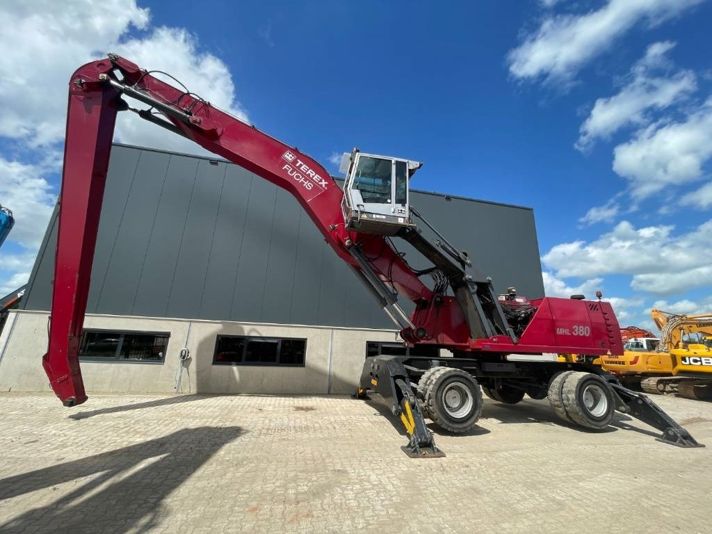 Fuchs MHL380 -- MHL 380 -- 21 mtr reach - Waste/ Industry handler: picture 1 Fuchs MHL380 -- MHL 380 -- 21 mtr reach - Waste/ Industry handler: picture 1