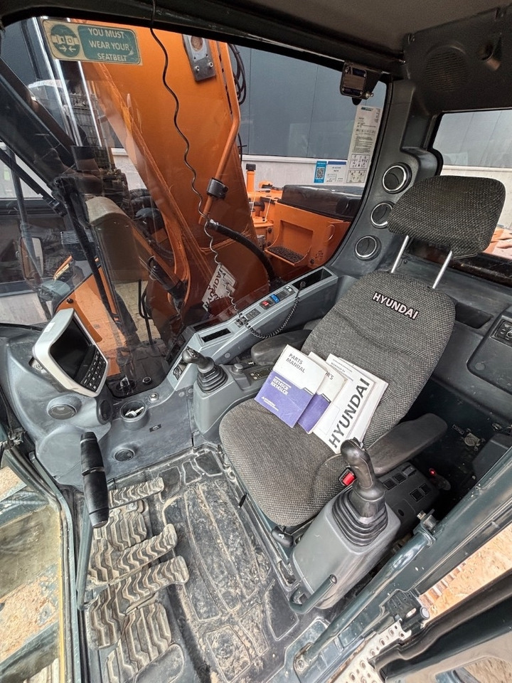 Crawler excavator Hyundai HX145LCR - HX145 - HX140: picture 20