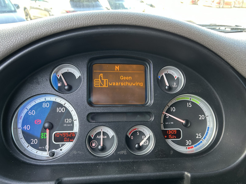 DAF CF 75 310 Euro 5 / Curtainside Box / Loadlift / Trailer Coupling - Curtainsider truck: picture 4 DAF CF 75 310 Euro 5 / Curtainside Box / Loadlift / Trailer Coupling - Curtainsider truck: picture 4