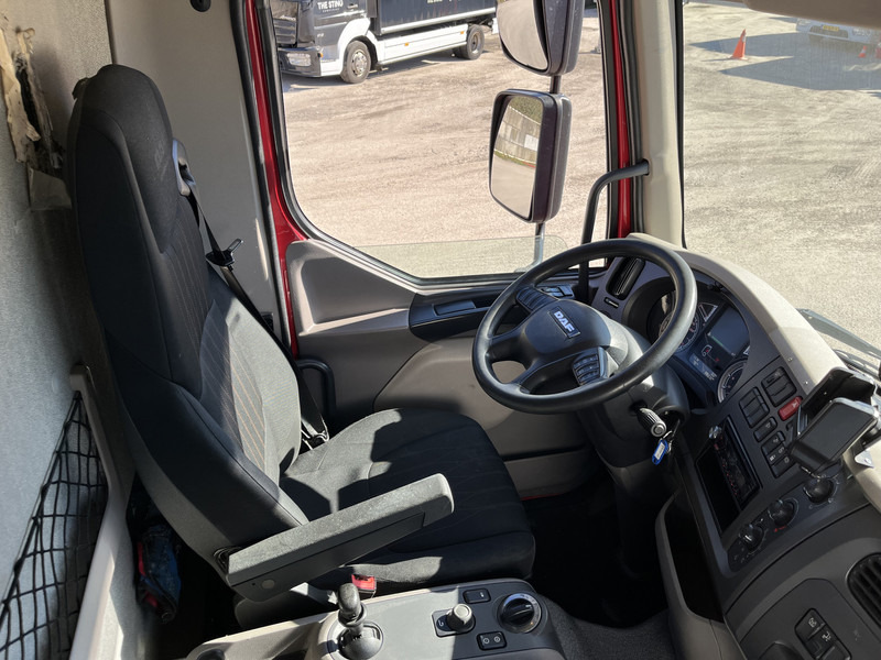 DAF LF 210 FA / 12 Ton / 396 dkm / Box / Loadlift / NL Truck - Box truck: picture 3 DAF LF 210 FA / 12 Ton / 396 dkm / Box / Loadlift / NL Truck - Box truck: picture 3