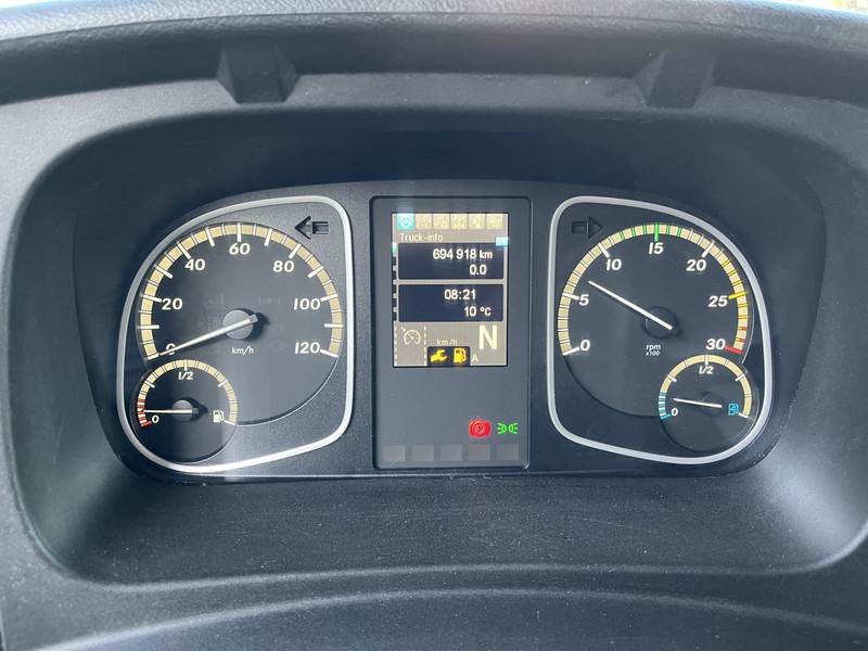 Mercedes-Benz Atego 818 / 8 Ton / 694 dkm / Box / Loadlift / APK TUV 07-25 - Box truck: picture 4 Mercedes-Benz Atego 818 / 8 Ton / 694 dkm / Box / Loadlift / APK TUV 07-25 - Box truck: picture 4