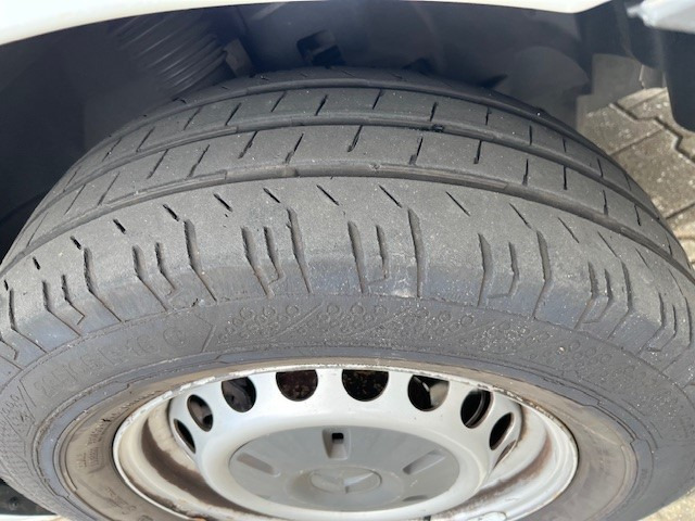 Panel van Mercedes-Benz Sprinter 315 1.9 CDI / L4 H2 / Automatic / APK-TUV 04-26: picture 17